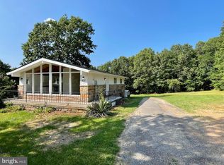 637 Mawani Village Ln, Berkeley Springs, WV 25411