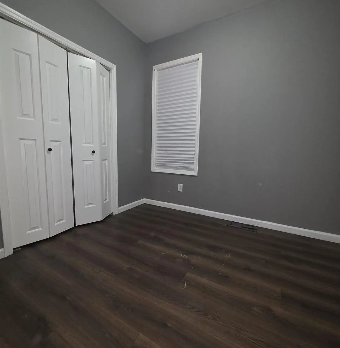 3 bed, 1.0 bath, 3020 sqft, $2,250 — Photo 4