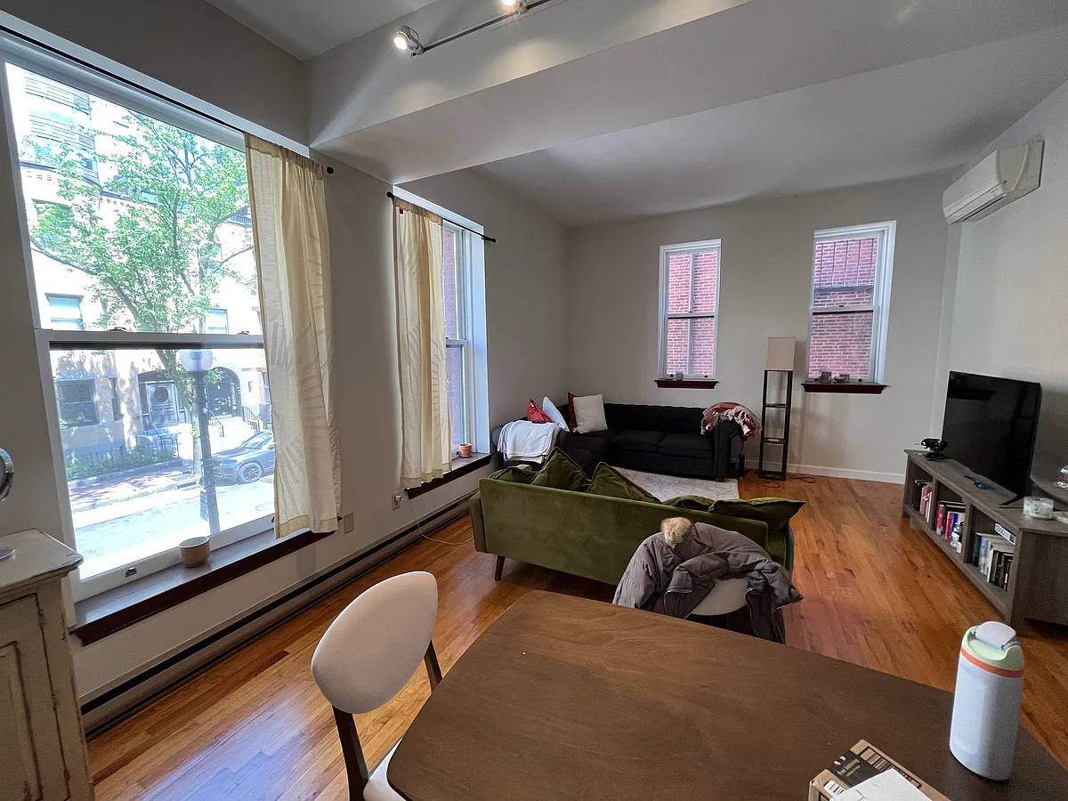 Building Photo - 44 Saint Botolph St #2B