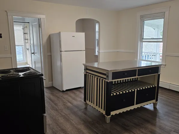 29 Park St #3, Salem, MA 01970