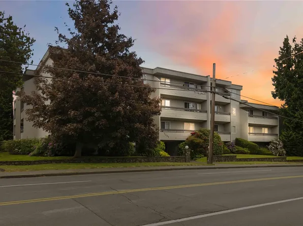 3235 Quadra St #314, Saanich, BC V8X 1G4