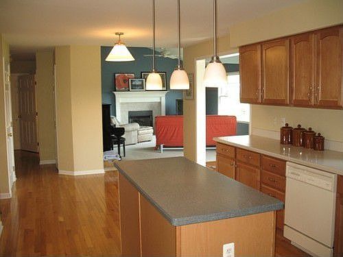 4th image of 540 Hobart Ct