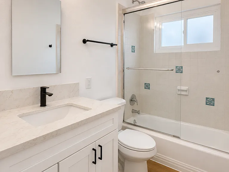 347 E. Plymouth Inglewood, CA 90302 — Photo 9