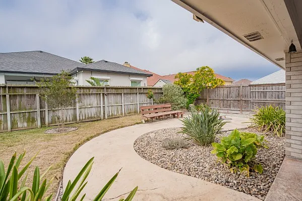 13905 Hawksnest Bay Dr — Photo 22