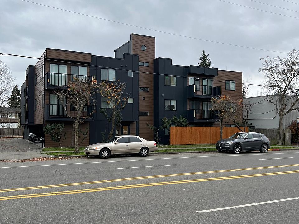 The building got a face-lift in 2021_ new windows, decks, doors and exterior siding!