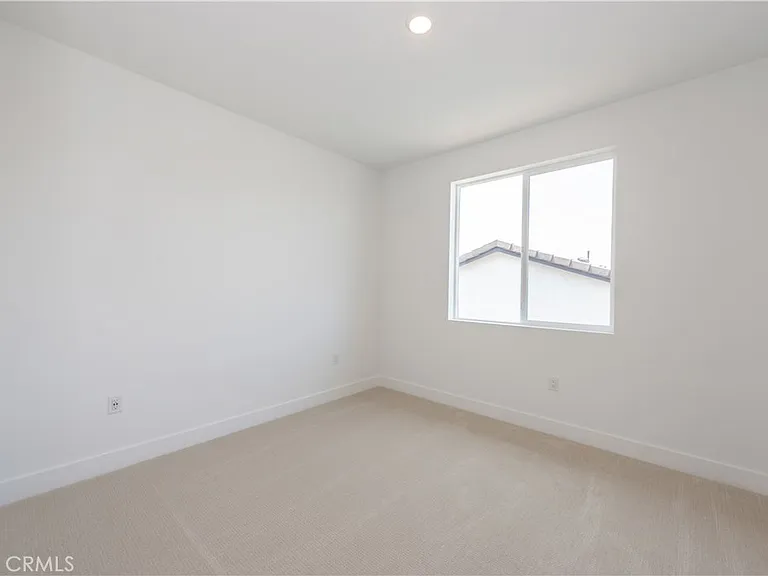 136 Seep — Photo 23