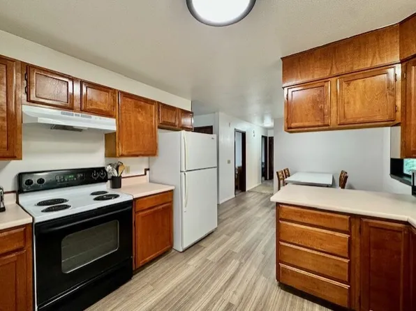 8178 Threadneedle St APT A, Juneau, AK 99801