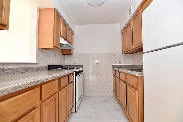 Rented by Bohemia Realty Group | media 2