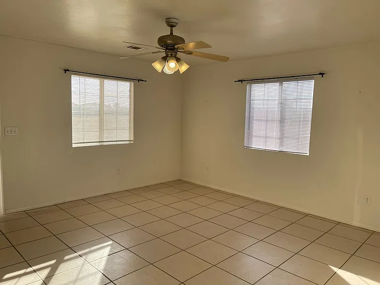 7401 Xavier Ave — Photo 2