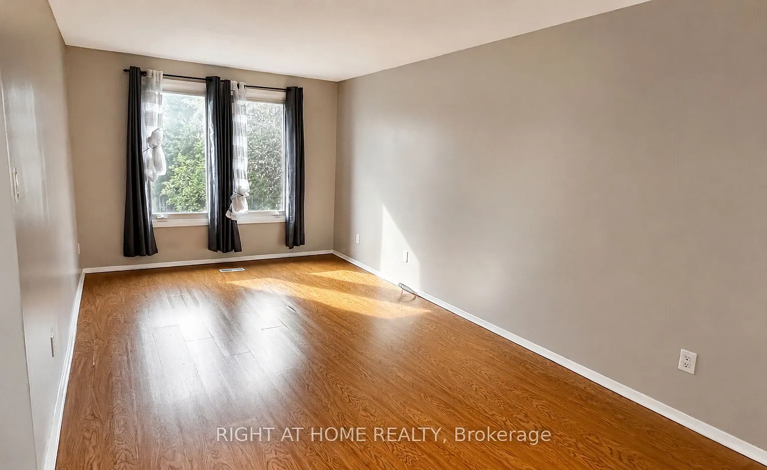 3 bed, $3,095 — Photo 2
