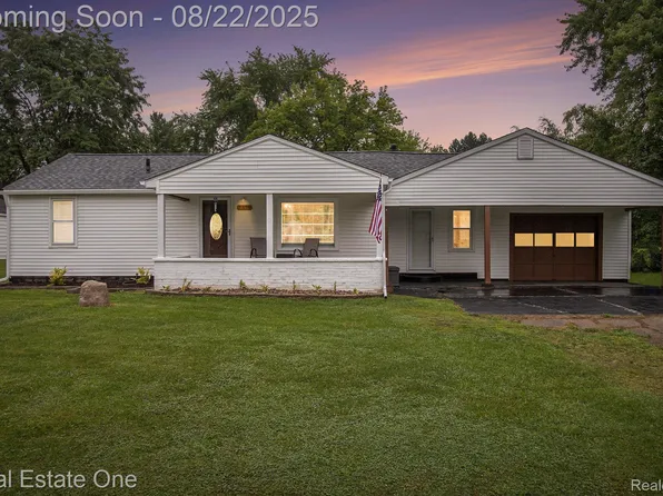 7375 Rory St, Grand Blanc, MI 48439
