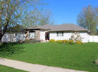 509 S Crawford Rd, Vermillion, SD 57069
