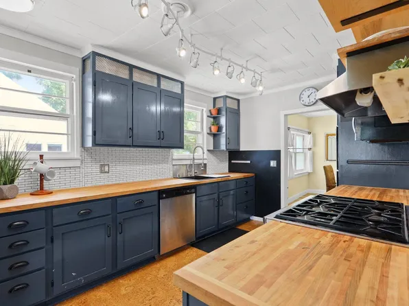 148 State St, Oregon, WI 53575