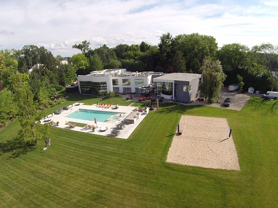 3320 Three Lakes Ln, Orchard Lake, MI 48324 Zillow