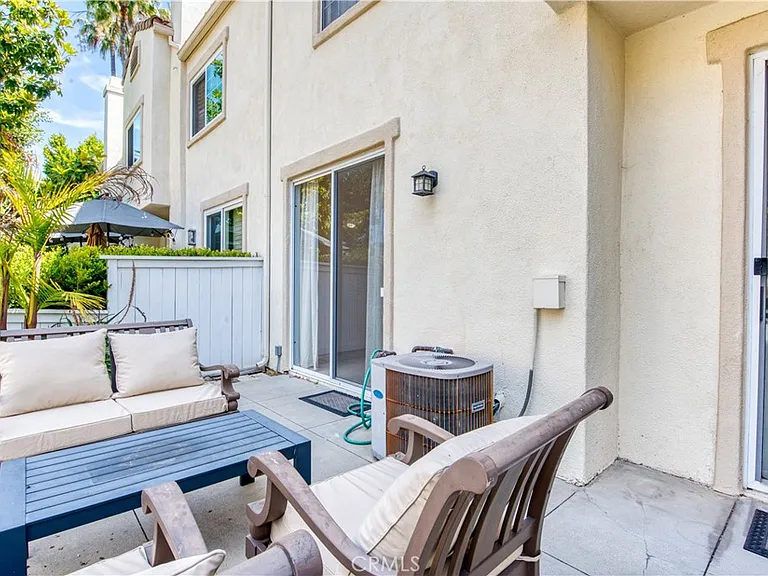 208 Chandon — Photo 26