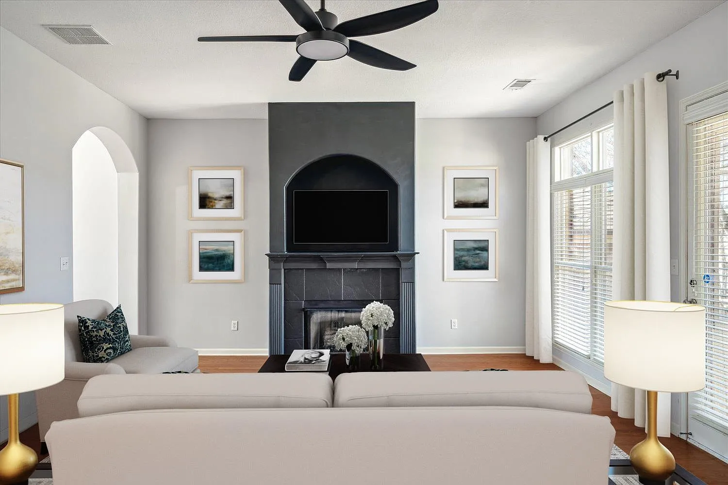 3 bed, 3.0 bath, 2601 sqft, $2,900 — Photo 4