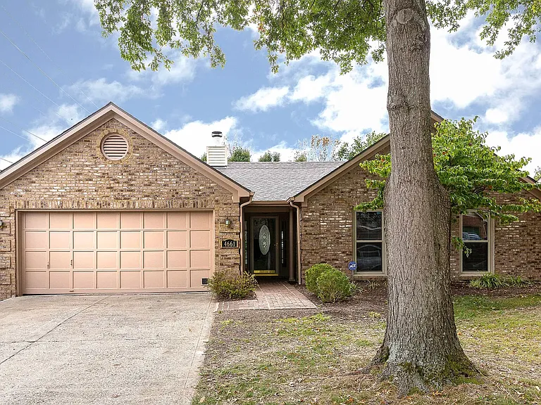 4661 Saron Dr — Photo 21