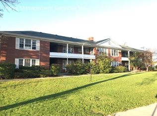 1620 Dempster St #1B, Park Ridge, IL 60068