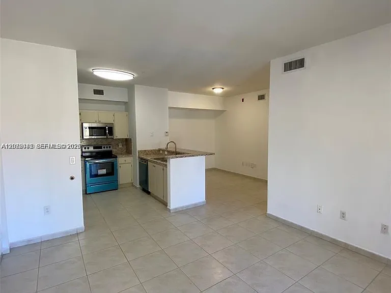 7240 NW 114th Ave #305 — Photo 5