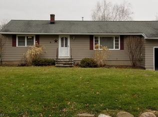 11 Gwyneth Rd, West Milford, NJ 07480