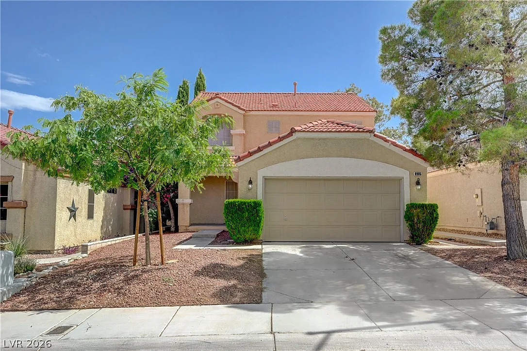 4 bed, 3.0 bath, 1572 sqft, $1,995 — Photo 1
