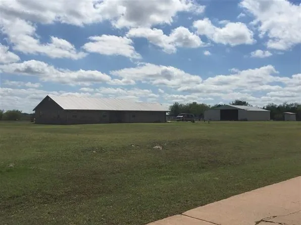 18205 E Market Ave, Garber, OK 73738