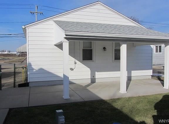 3rd image of 715 66th St