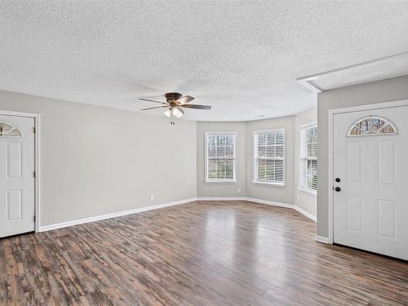 5th image of 648 Johnson Rd SE