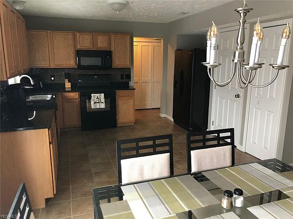 4th image of 2666 Hollyhock Ln