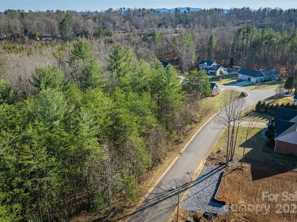 304 Winding Creek Dr, Morganton, NC 28655