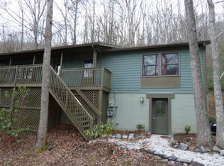 176 Fairview Forest Dr, Fairview, NC 28730