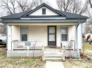 210 12th St, Ogden, KS 66517