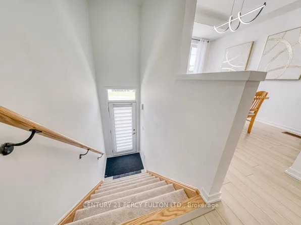 147 Hunt St, Ajax, ON L1S 7M3