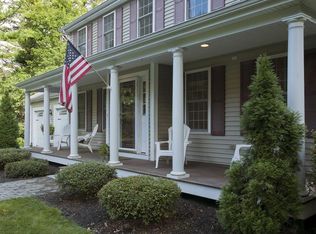 34 Plymouth St, Carver, MA 02330