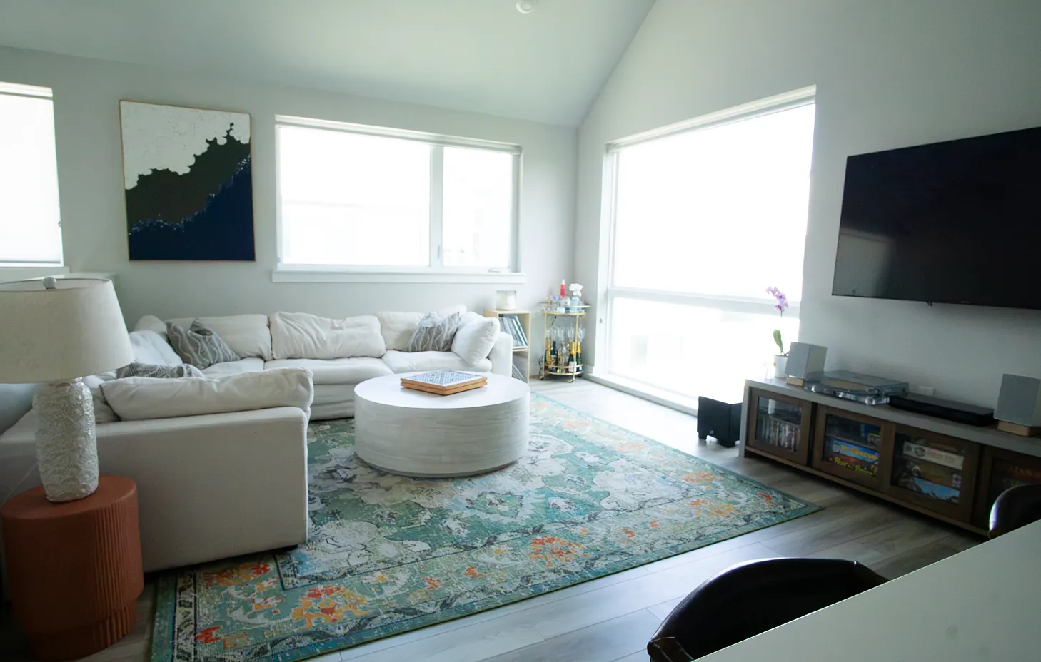 3 bed, 3.5 bath, 1610 sqft, $3,100 — Photo 4