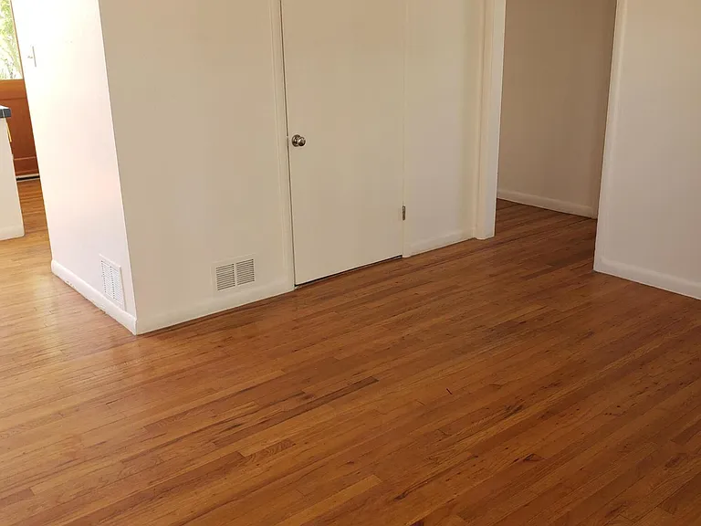 900 W Yandell Dr — Photo 16
