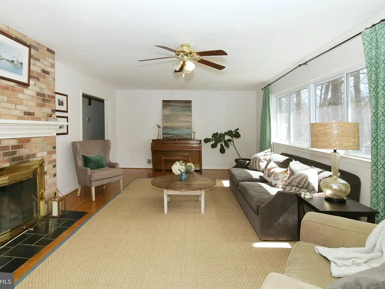 8947 Colesbury Pl — Photo 3