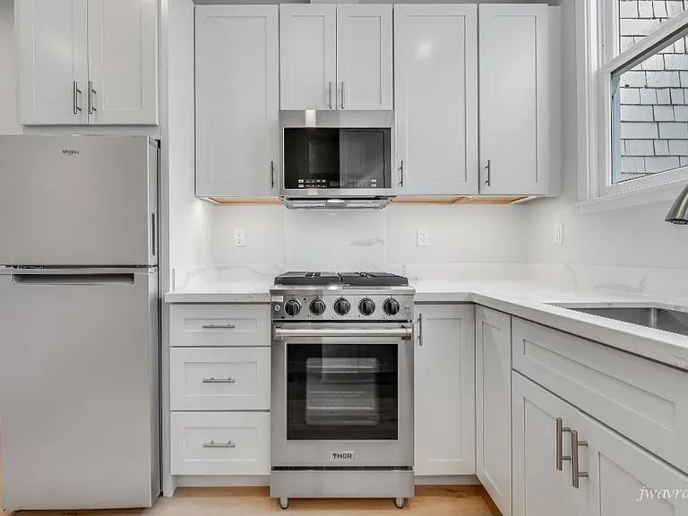 30 Liberty St #6 — Photo 7