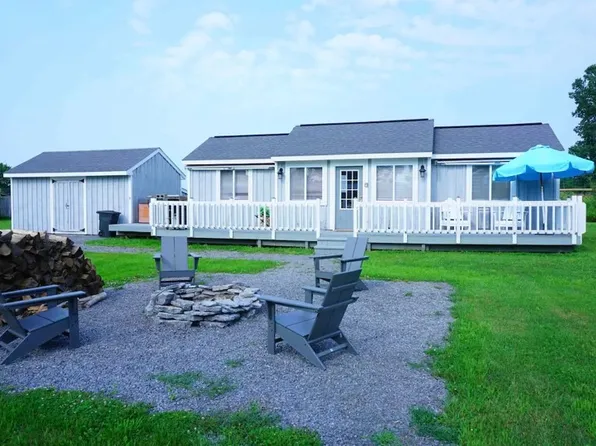 27180 Montonna Shores Rd N, Three Mile Bay, NY 13693