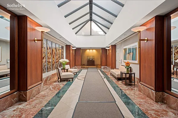 Sold by Sotheby's International Realty | media 31