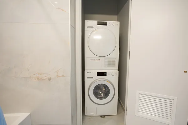 Rented by Bond New York | media 27