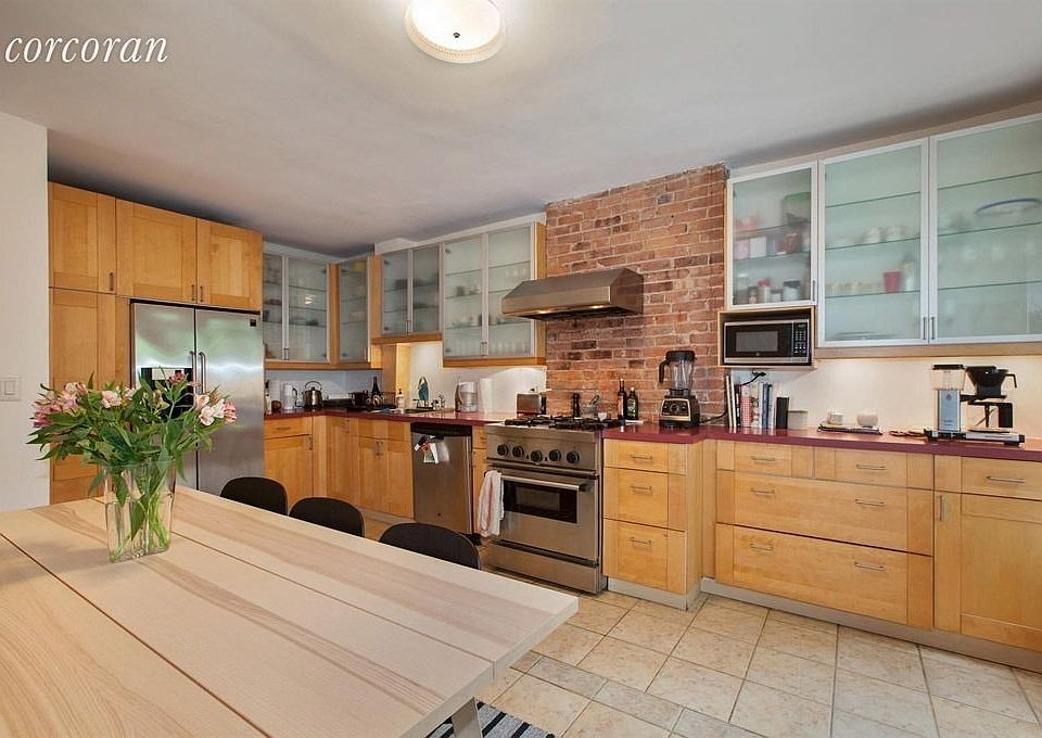1st image of 178 Saint James Pl
