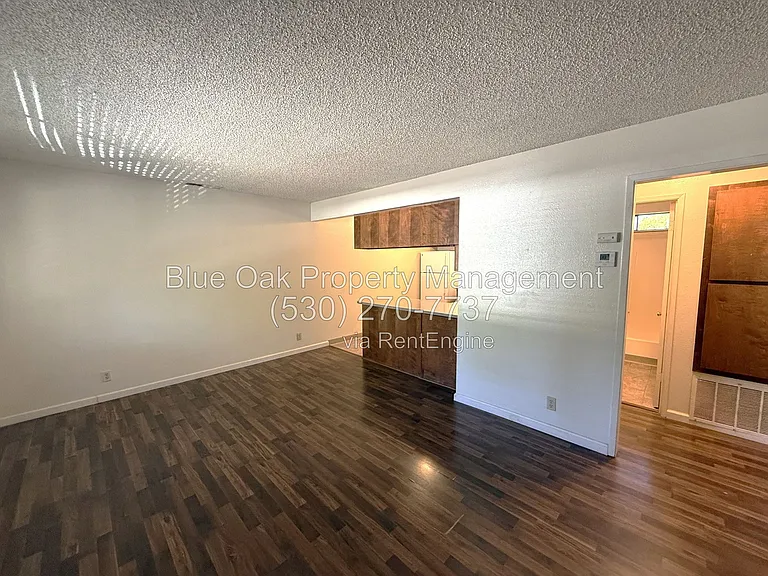 985 Salem St #6 — Photo 3