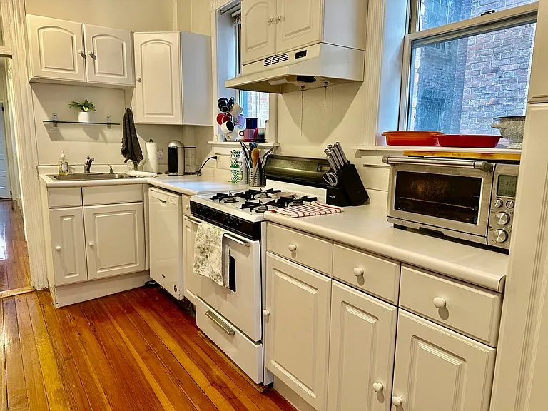 17 Irving St #9 — Photo 17