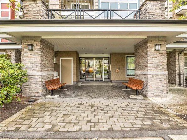 7088 Mont Royal Sq #403, Vancouver, BC V5S 4X7