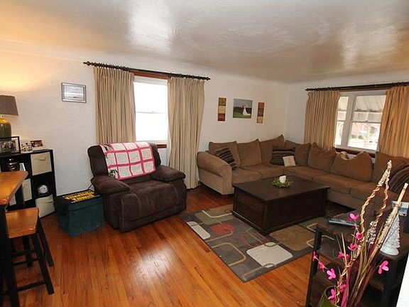 4th image of 435 Perry Ave