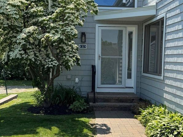 9 Bridgewaters Dr APT 1