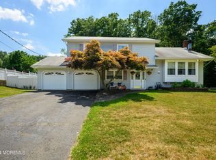 12 Vancouver Rd, Morganville, NJ 07751
