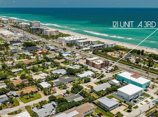 121 3rd Ave APT A, Indialantic, FL 32903