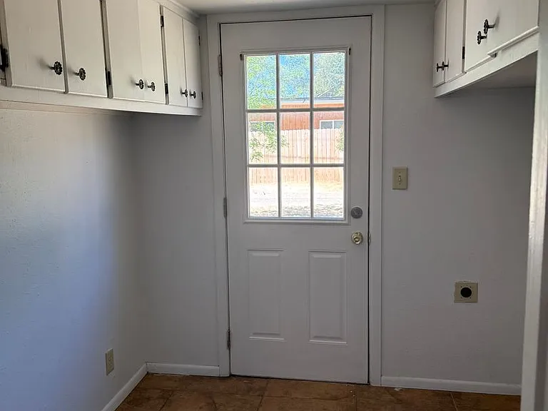 145 S Madison St — Photo 7